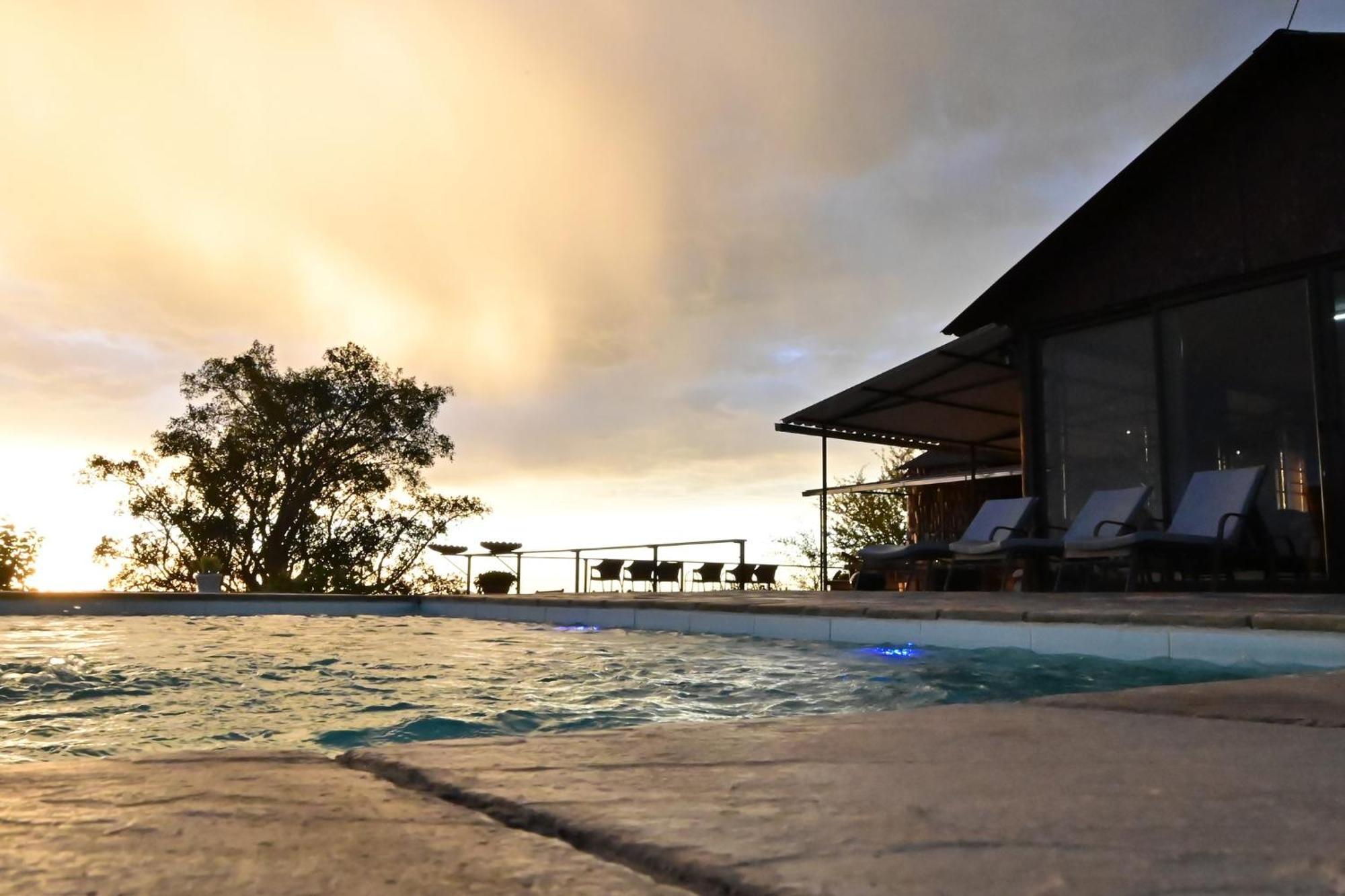 Aloegrove Safari Lodge Otjiwarongo Εξωτερικό φωτογραφία