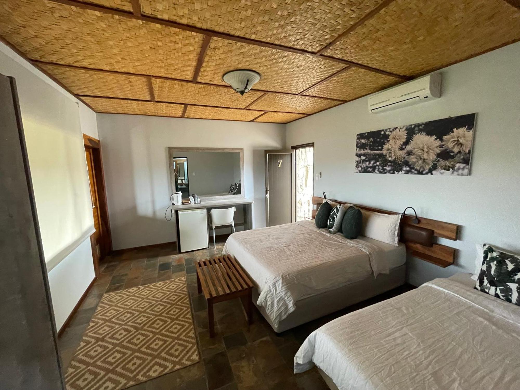 Aloegrove Safari Lodge Otjiwarongo Εξωτερικό φωτογραφία