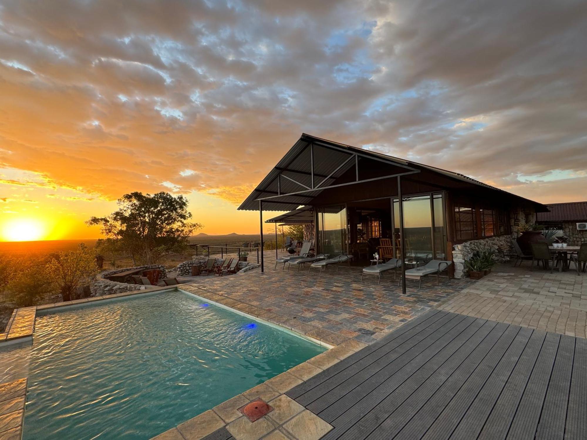 Aloegrove Safari Lodge Otjiwarongo Εξωτερικό φωτογραφία